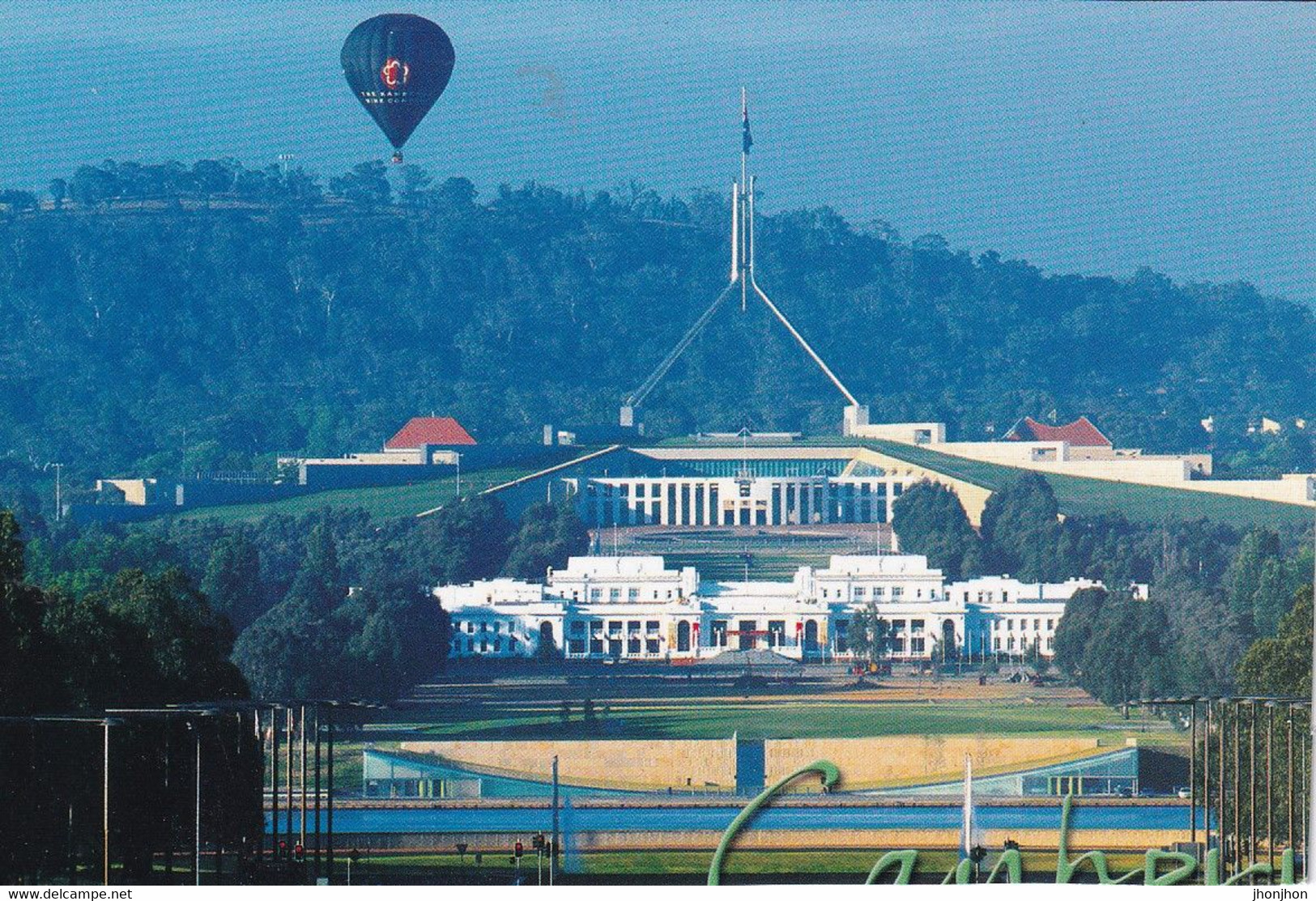 Australia - Postcard  Unused  - Canberra - Parliament  House  -2/scans - Canberra (ACT)