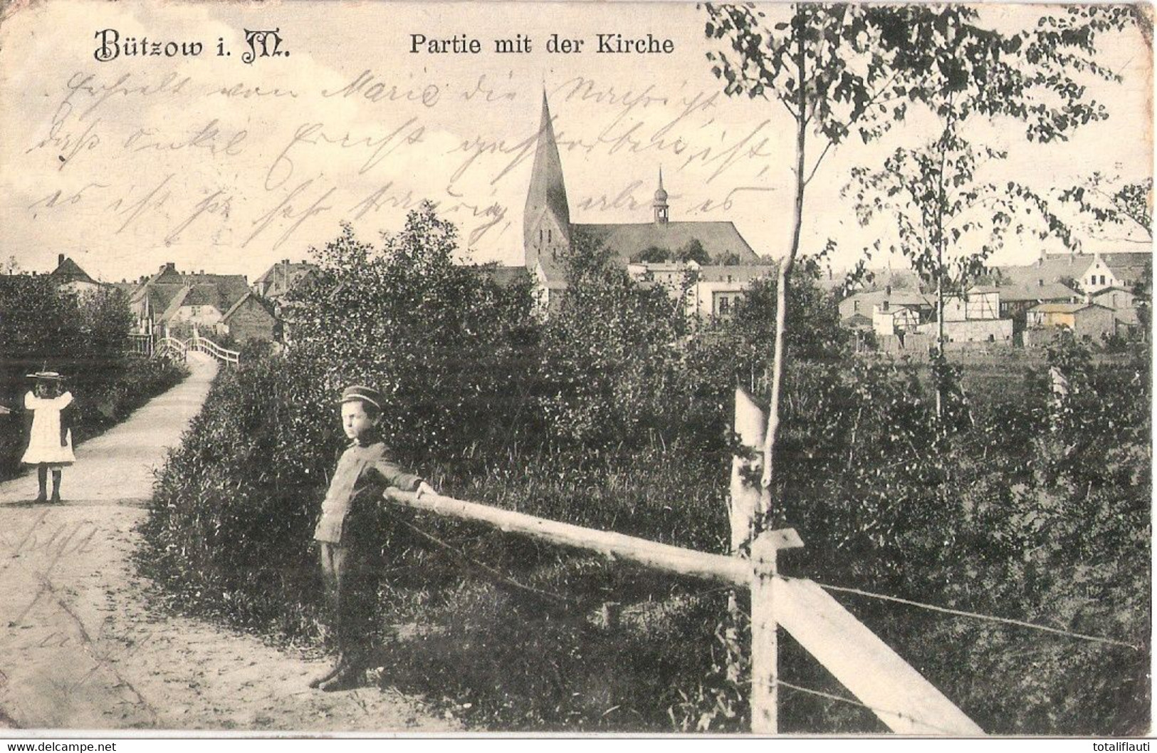 BÜTZOW Partie Mit Kirche Grünlich Mädchen + Junge Schuluniform Bahnpost 22.9.1910 Gelaufen - Buetzow