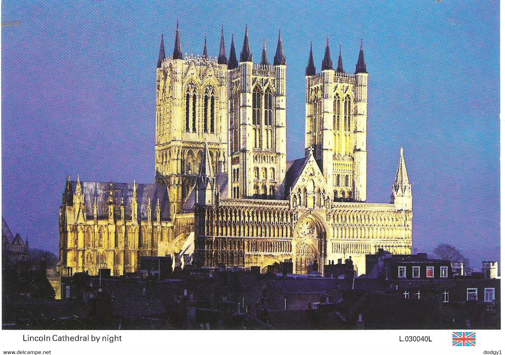 LINCOLN CATHEDRAL AT NIGHT, LINCOLN, ENGLAND. UNUSED POSTCARD Ak7 - Lincoln