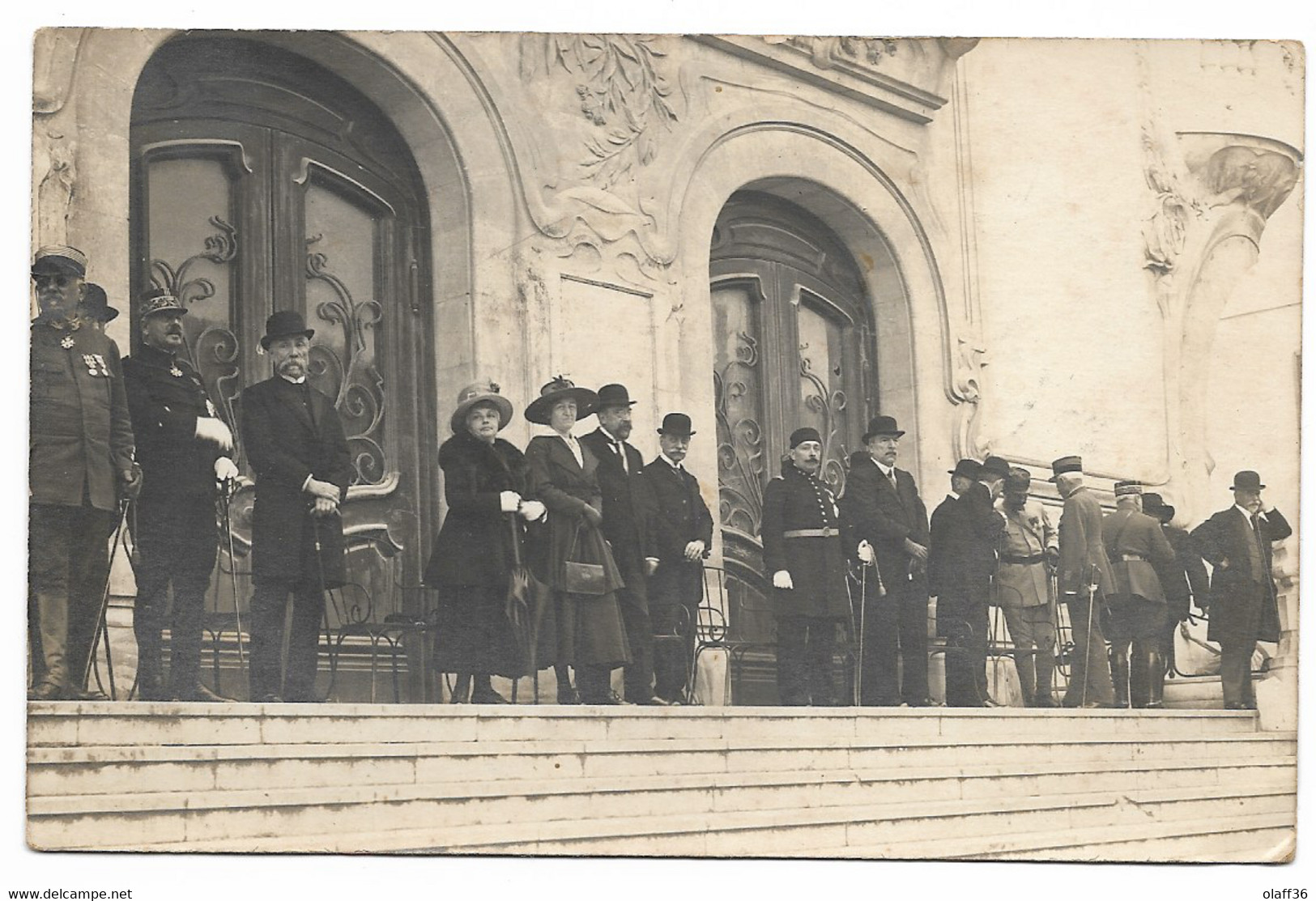 CPA MILITARIA  PERSONAGES MILITAIRES  Avec CIVILS Non Répertorié . - Andere & Zonder Classificatie