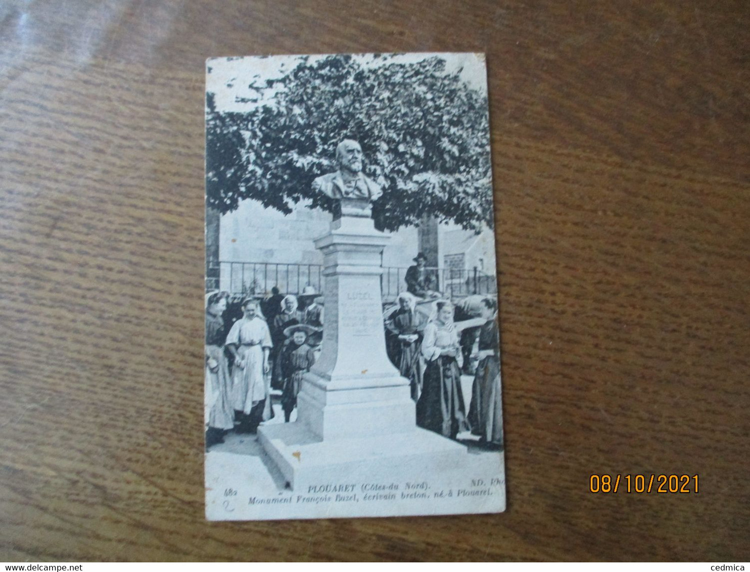 PLOUARET. MONUMENT FRANCOIS BUZEL ECRIVAIN BRETON NE A PLOUARET 1918 - Plouaret