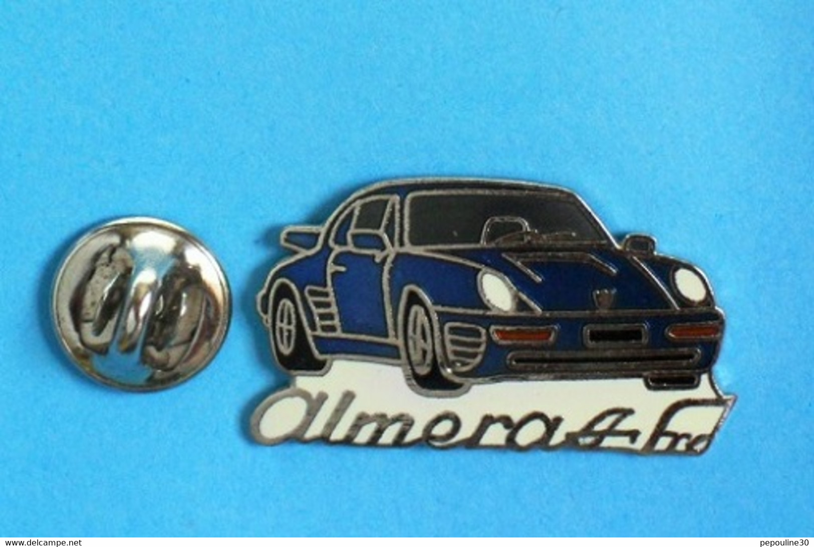 1 PIN'S  //  ** PORSCHE CARRERA / ALMERAS Frères ** . (Jep)