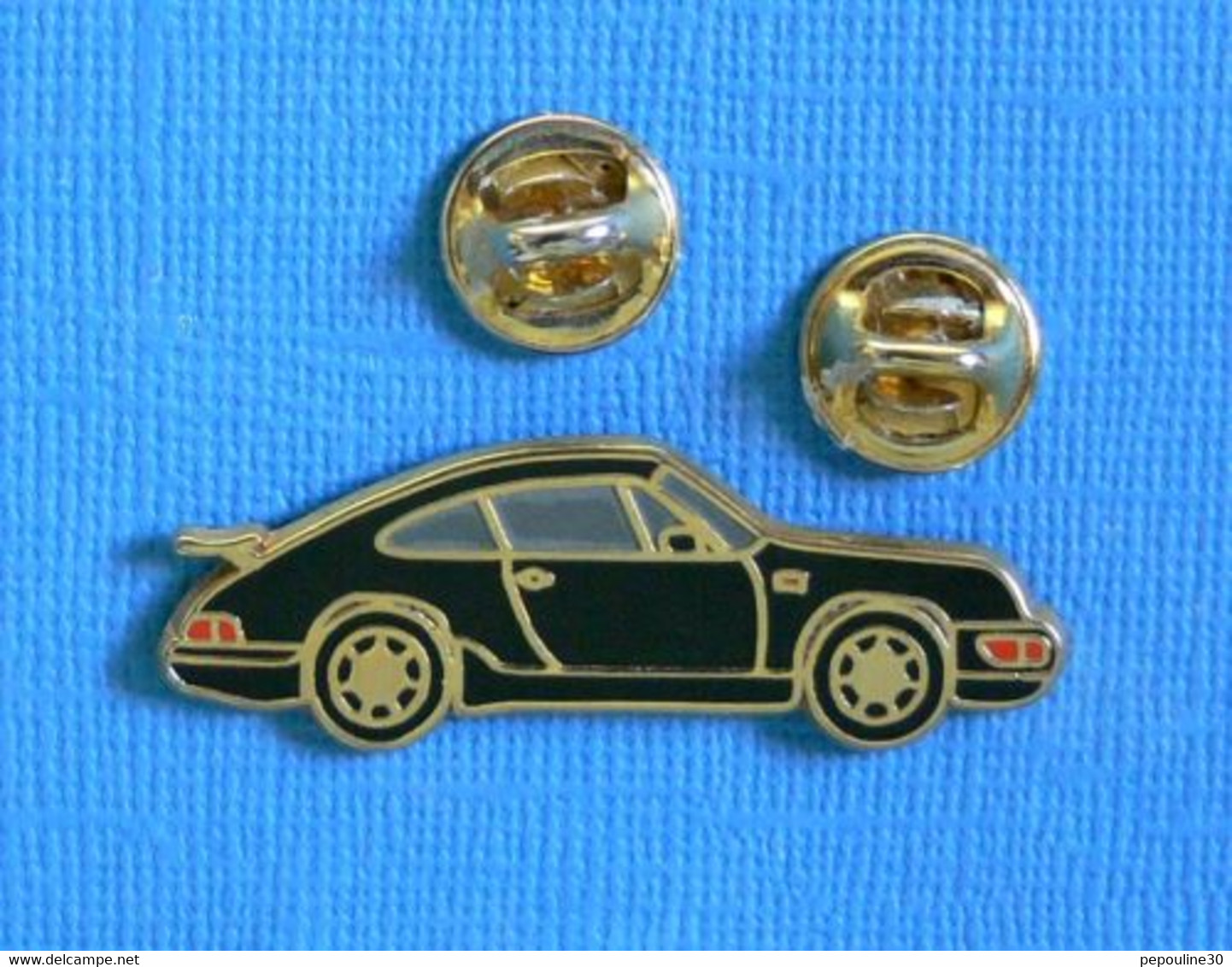1 PIN'S //  ** PORSCHE 911 CARRERA ** . (Made In France) . Attaches Double - Porsche