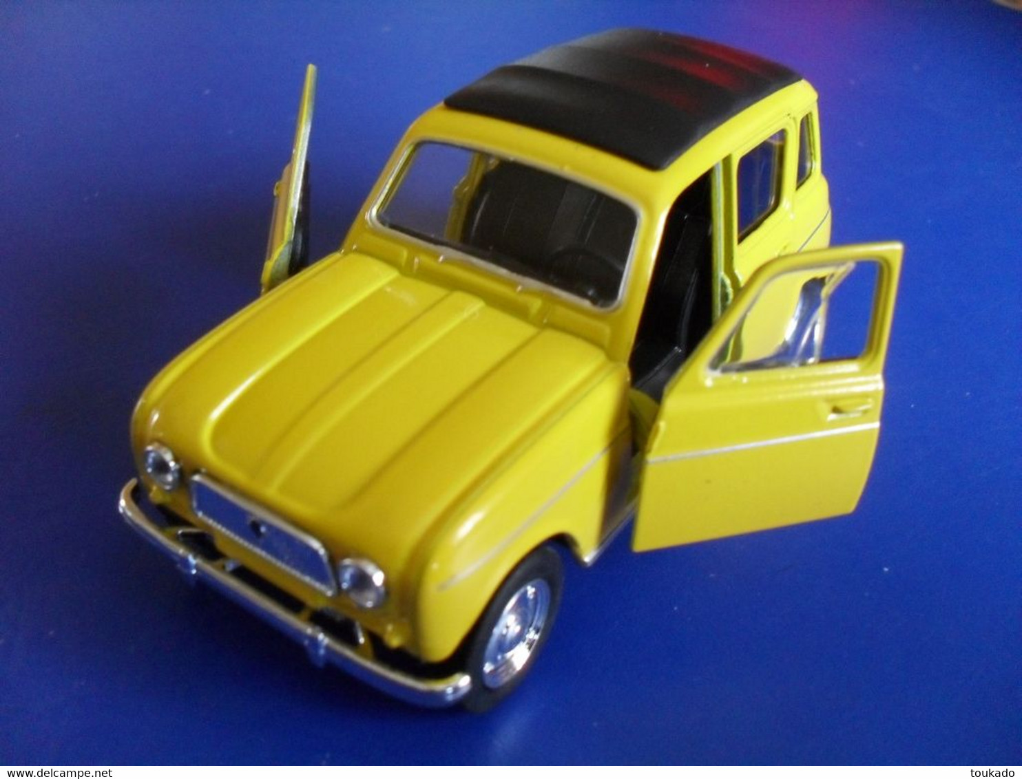 Voiture Miniature Collection Welly ,1/39 - 1/43, Métal, Renault 4l Décapotable Jaune, 11 Cm Emballée - Other & Unclassified