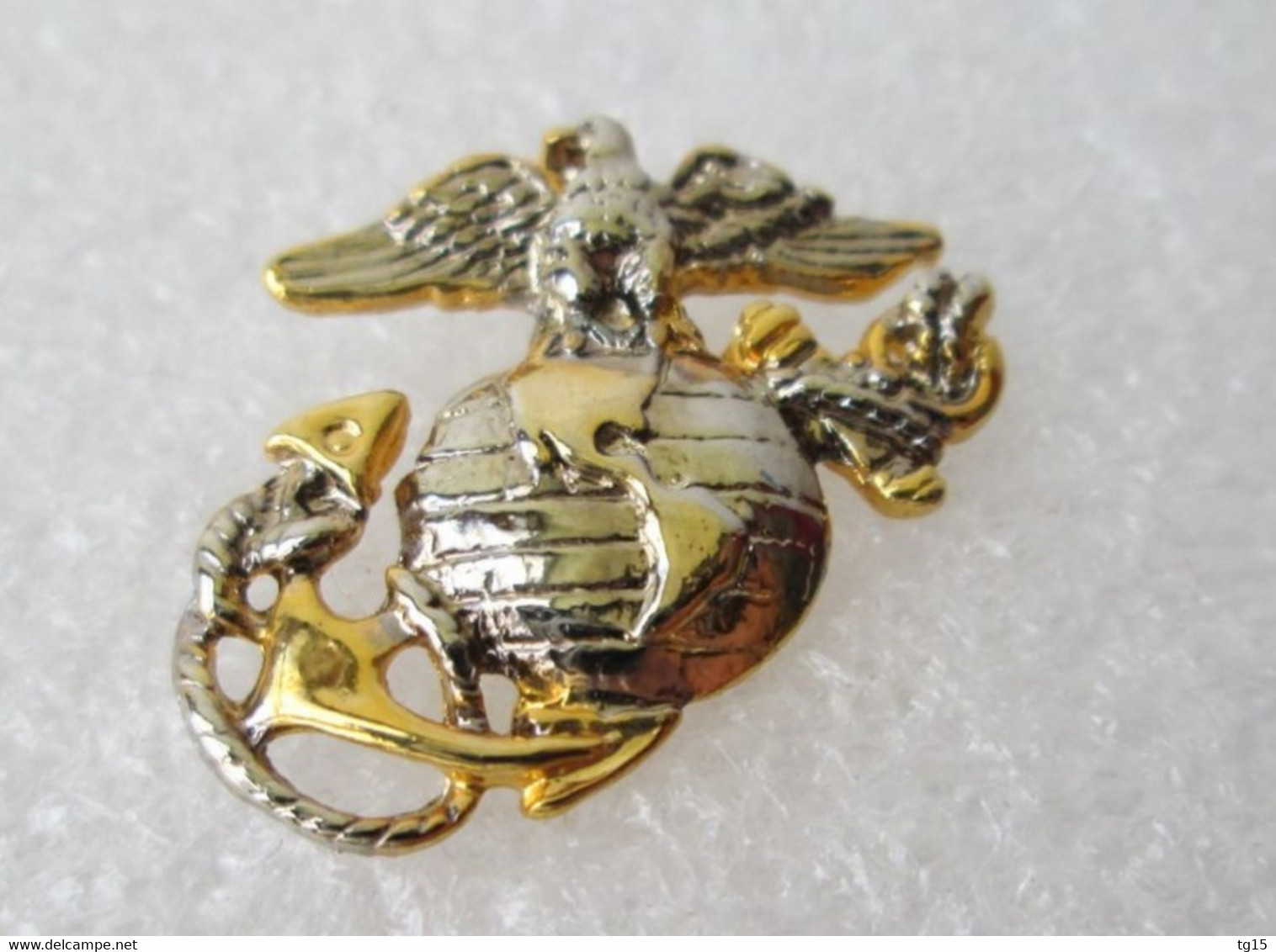 TOP   PIN'S   MILITARIA   U S  MARINE  CORPS     RELIEF  Bicolore   Zamak   SUPERBE - Militaria