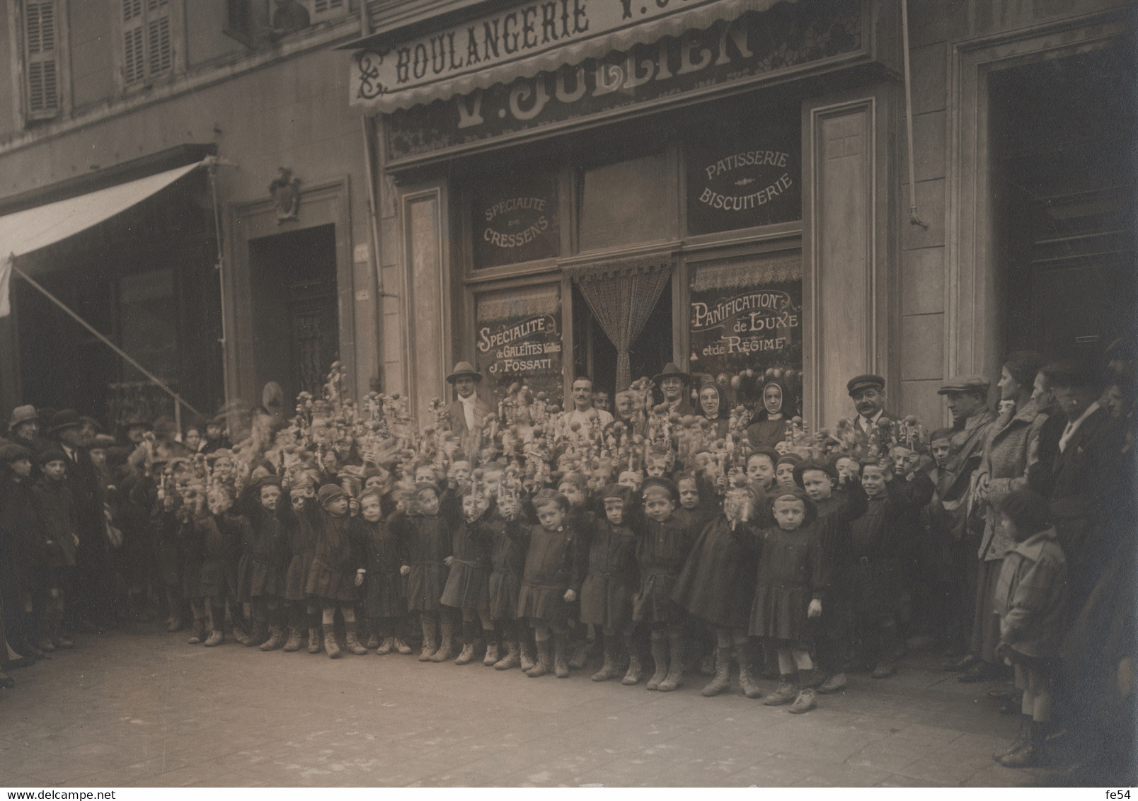 ° BOULANGERIE  V. JULLIEN à ...? °spécialité De Cressens Et De Galettes J. FOSSATI ° - Ancianas (antes De 1900)