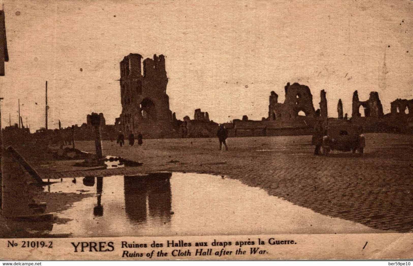 BELGIQUE YPRES RUINES DES HALLES AUX DRAPS APRES LA GUERRE - Ieper