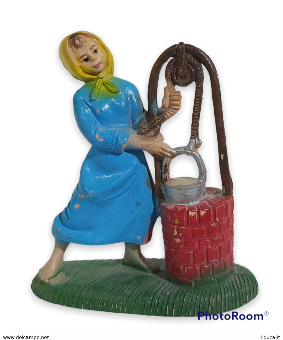 09674 Pastorello Presepe - Statuina In Plastica - Donna Al Pozzo - Presepi