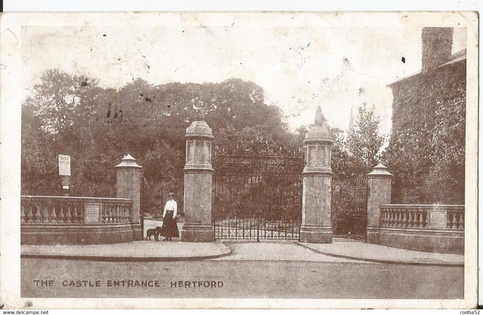 CPA -  Angleterre - Hetfordshire - The Castle Entrance - Hertford - Hertfordshire