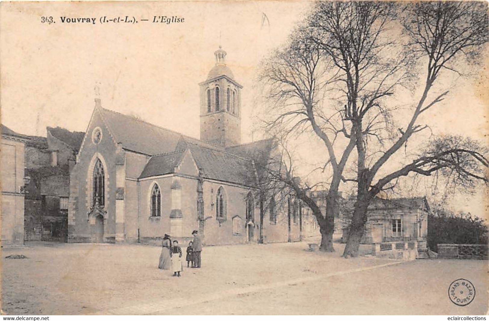 Vouvray          37         Place Et église        (voir Scan) - Vouvray