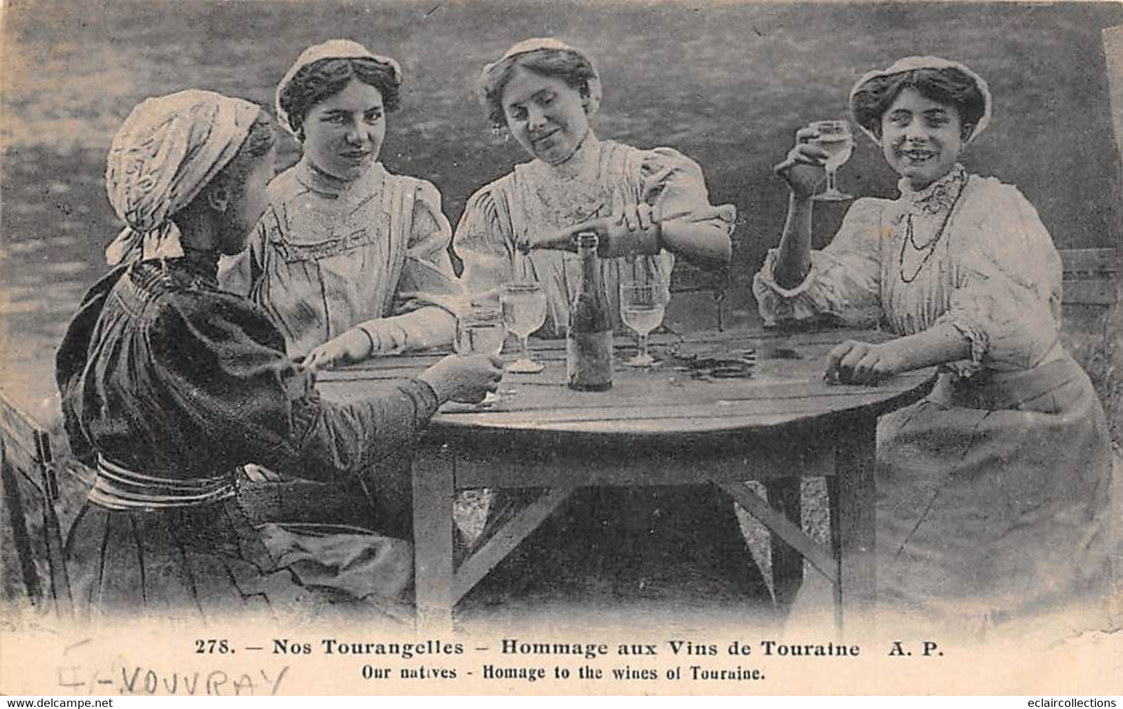 Vouvray          37       Hommage Aux Vins De Touraine . 4 Jeunes Filles Buvant Du Vin       (voir Scan) - Vouvray