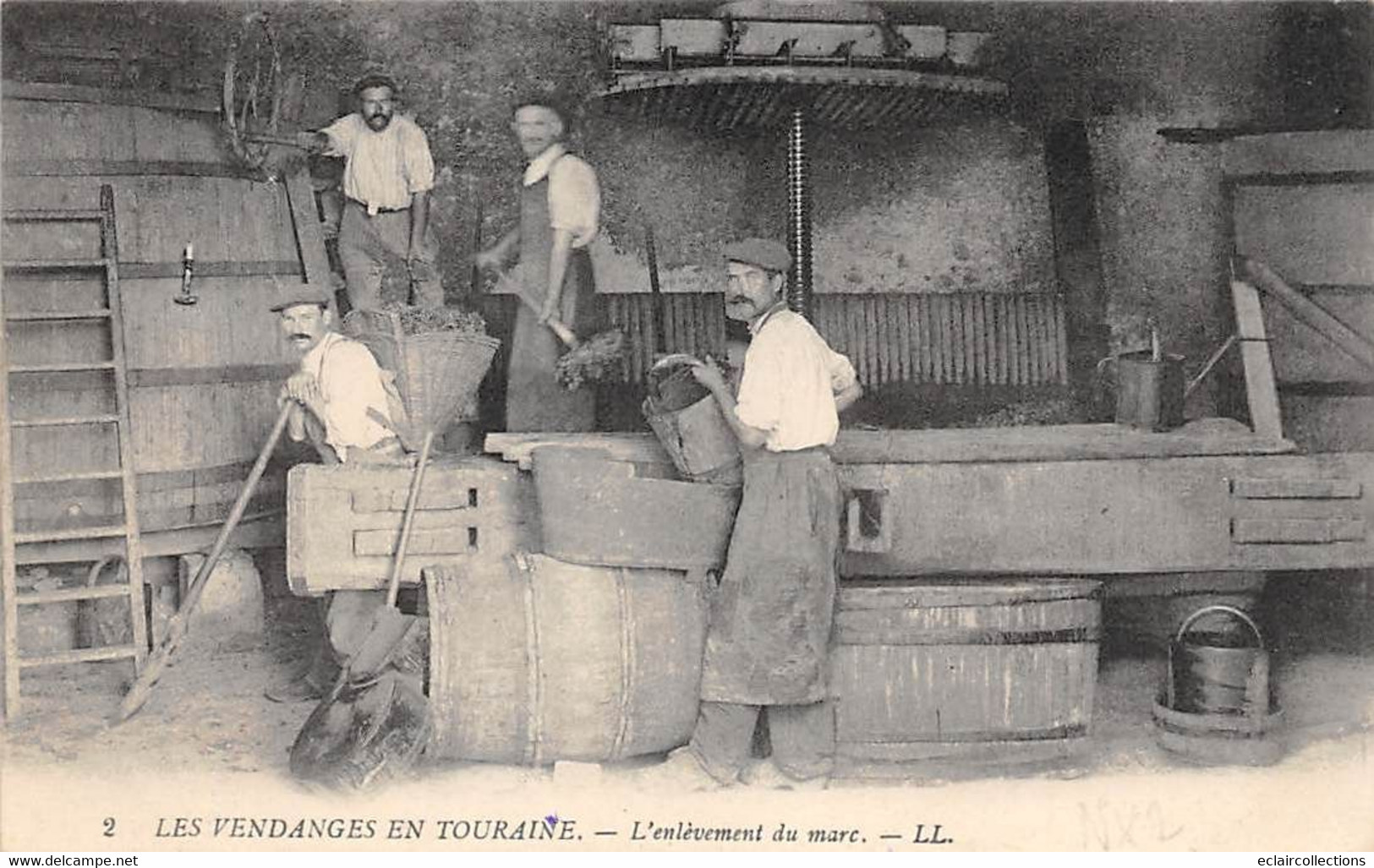 Vouvray       37        Vendanges En Touraine. L'enlèvement Du Marc         (voir Scan) - Vouvray