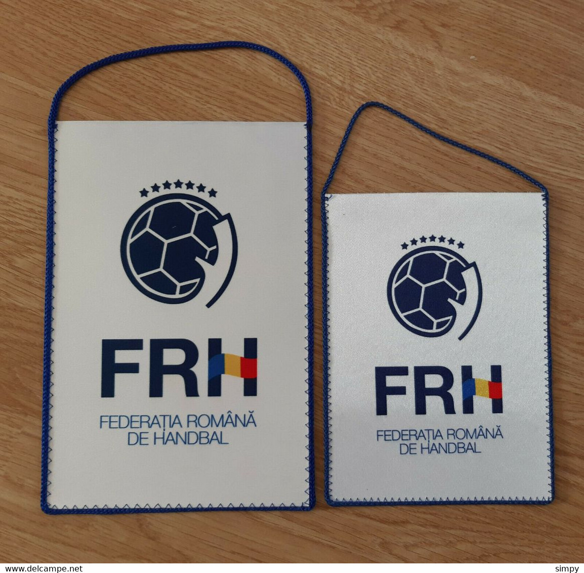 Captain Pennant Handball Federation Of ROMANIA 2 Different Size 17x25; 14,5x20cm - Handball