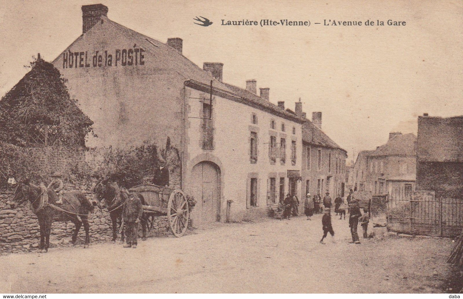Laurière.  L'Avenue De La Gare - Lauriere