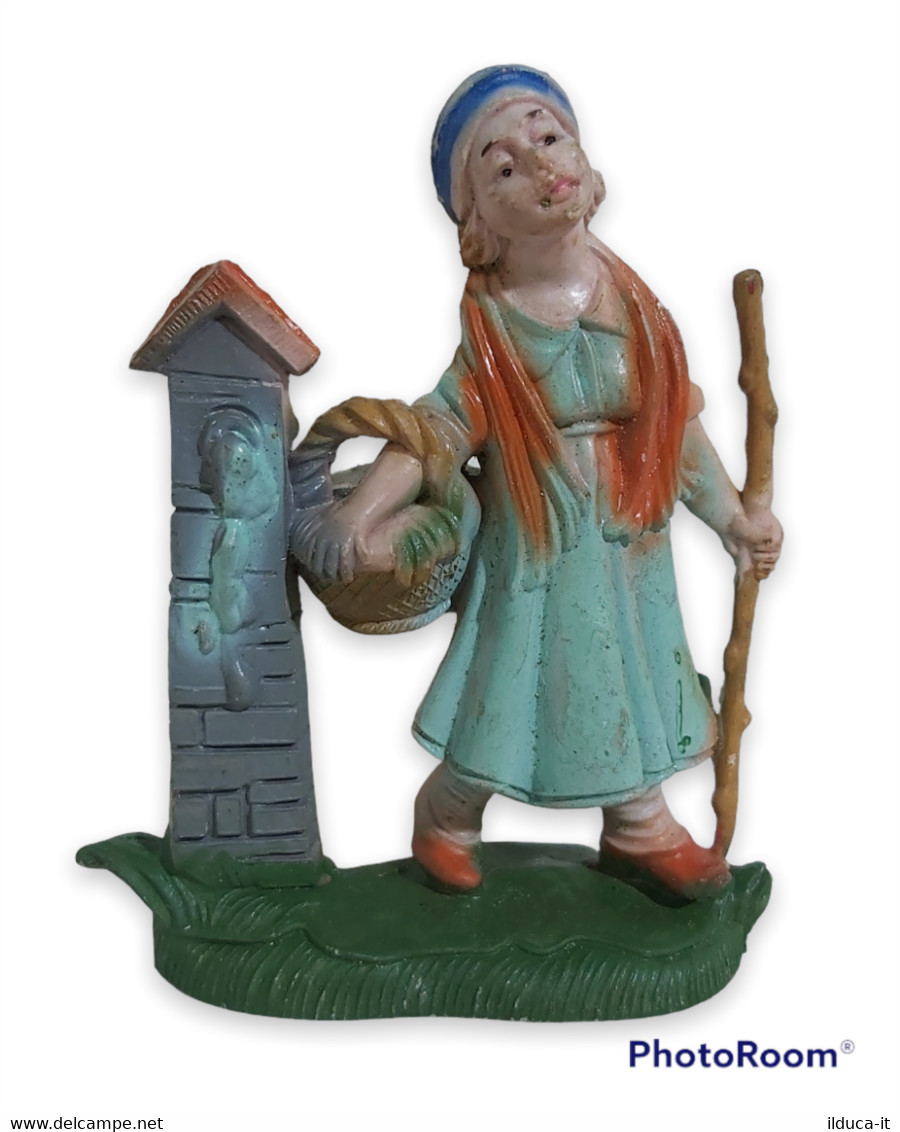 27034 Pastorello Presepe - Statuina In Plastica - Donna Alla Fontana - Christmas Cribs