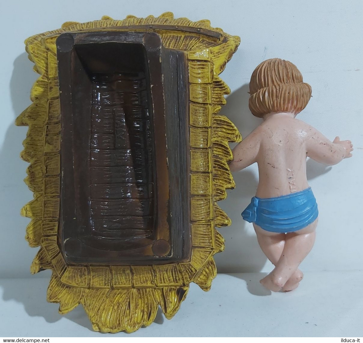 44360 Pastorello Presepe - Statuina In Plastica - Gesù Bambino Con Culla - Presepi