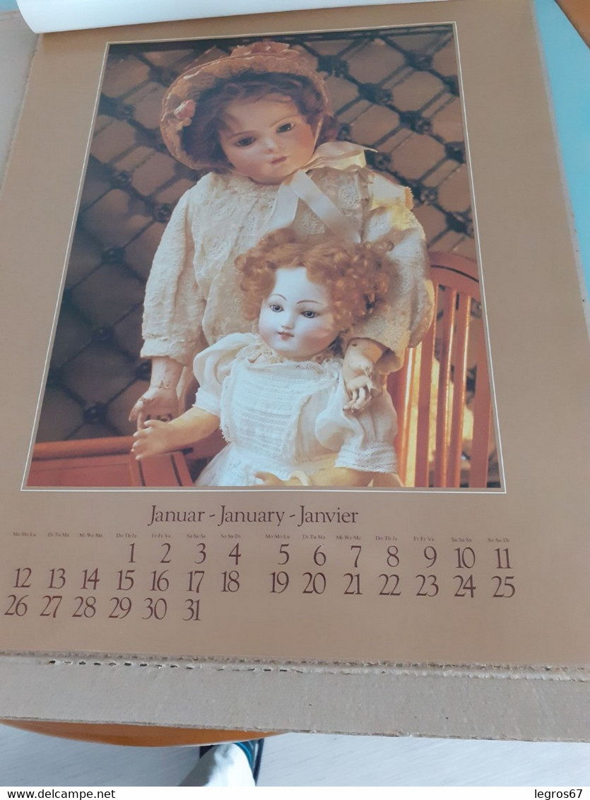 CALENDRIER 1981 KOSTBARE PUPPEN - Grand Format : 1981-90