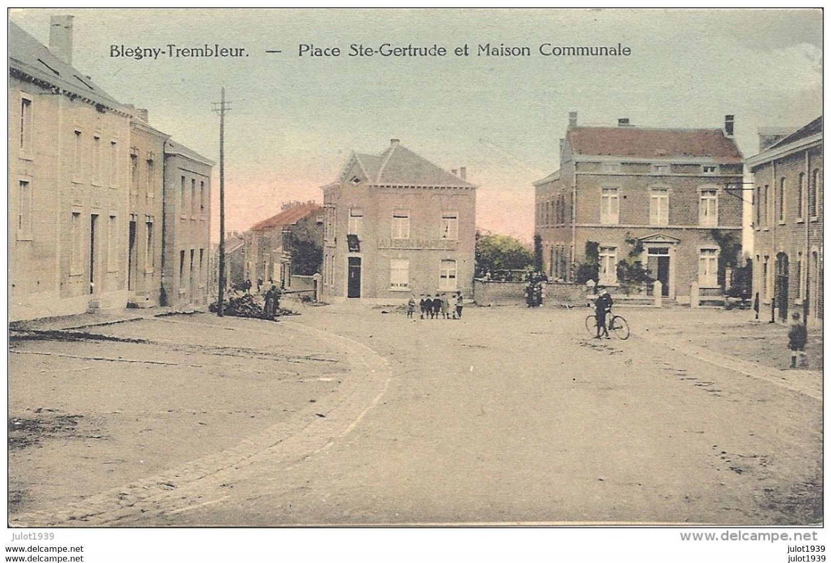 BLEGNY - TREMBLEUR ..-- Place Ste - Gertrude Et Maison Communale . - Blégny