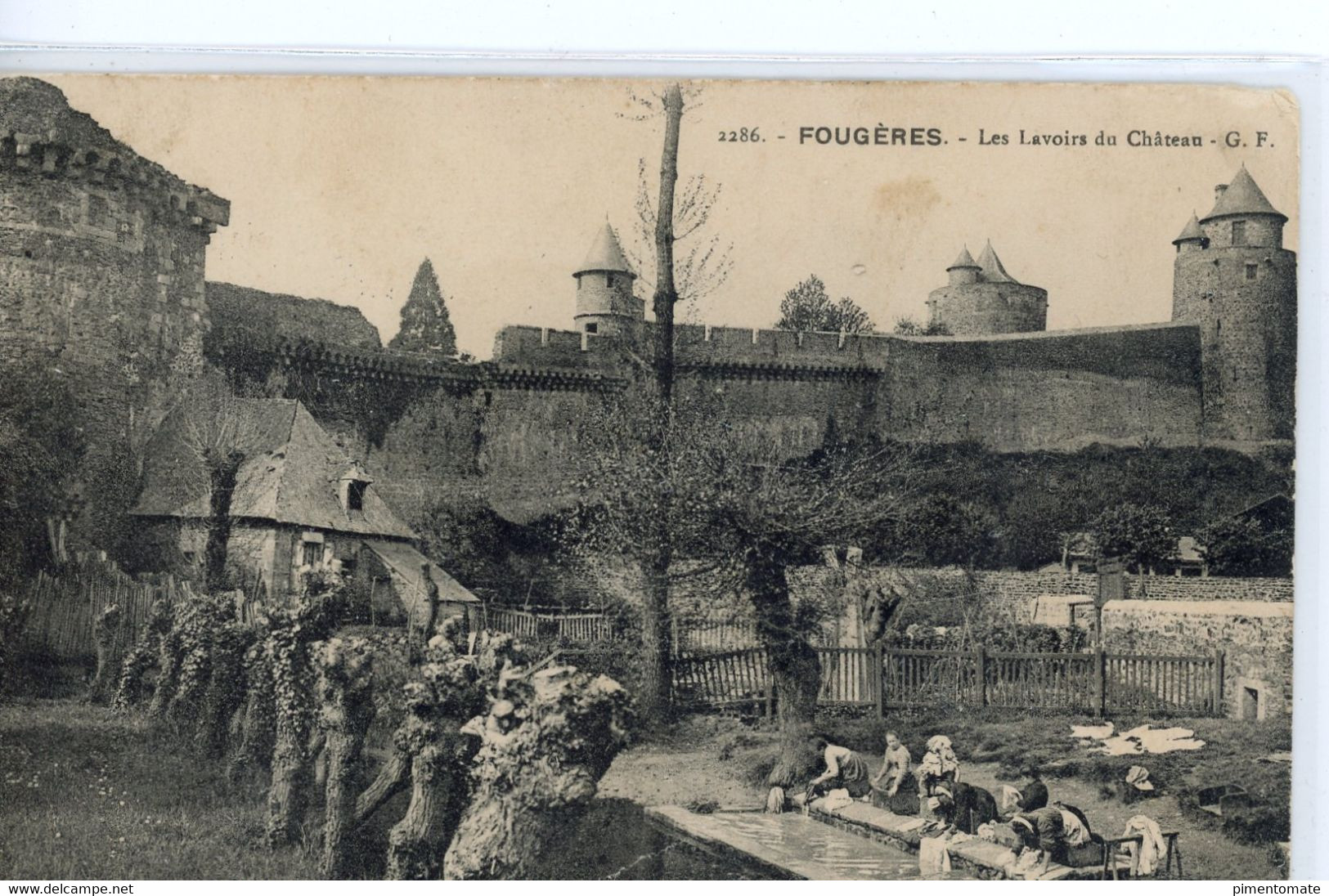 FOUGERES LES LAVOIRS DU CHATEAU LAVANDIERES 1915 - Fougeres
