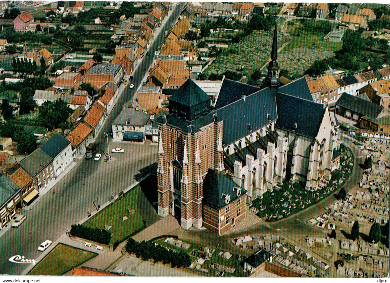 Geel Luchtopname St Amandskerk - Geel