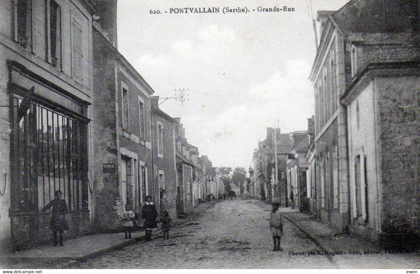 Pontvallain. Grande-Rue. Animée. - Pontvallain