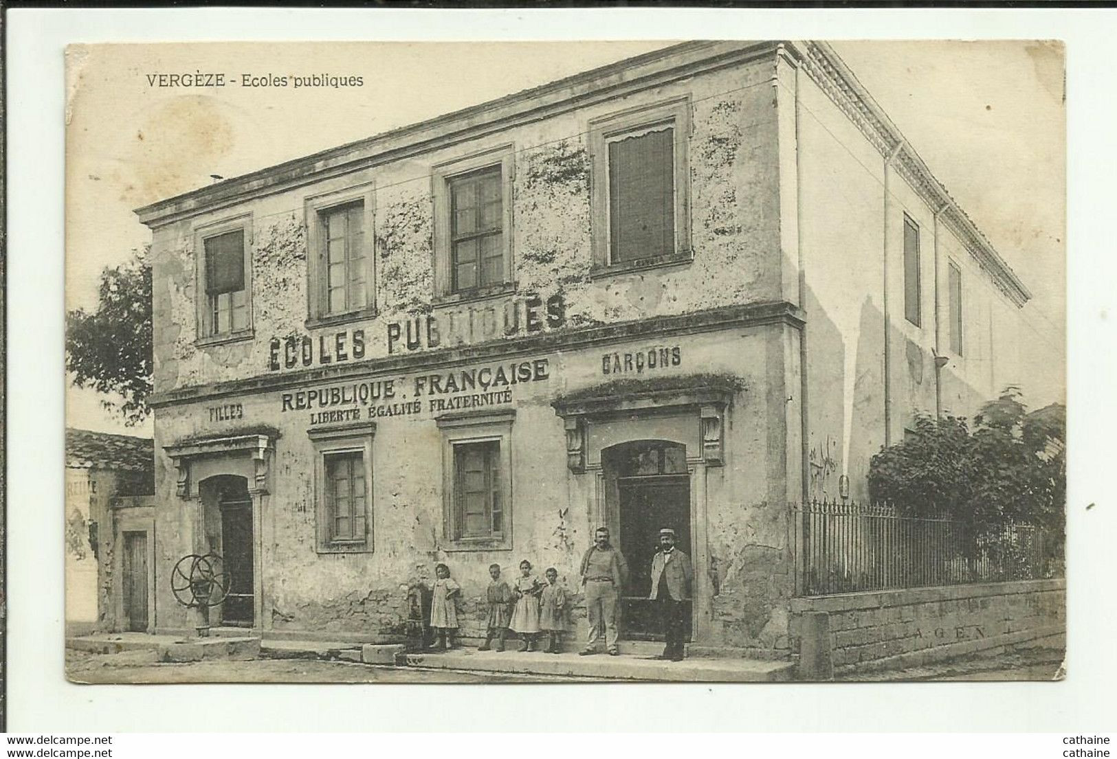 30 . VERGEZE . ECOLES PUBLIQUES .  ECOLE DES FILLES ET ECOLES DES GARCONS   . LES ENFANTS - Vergèze