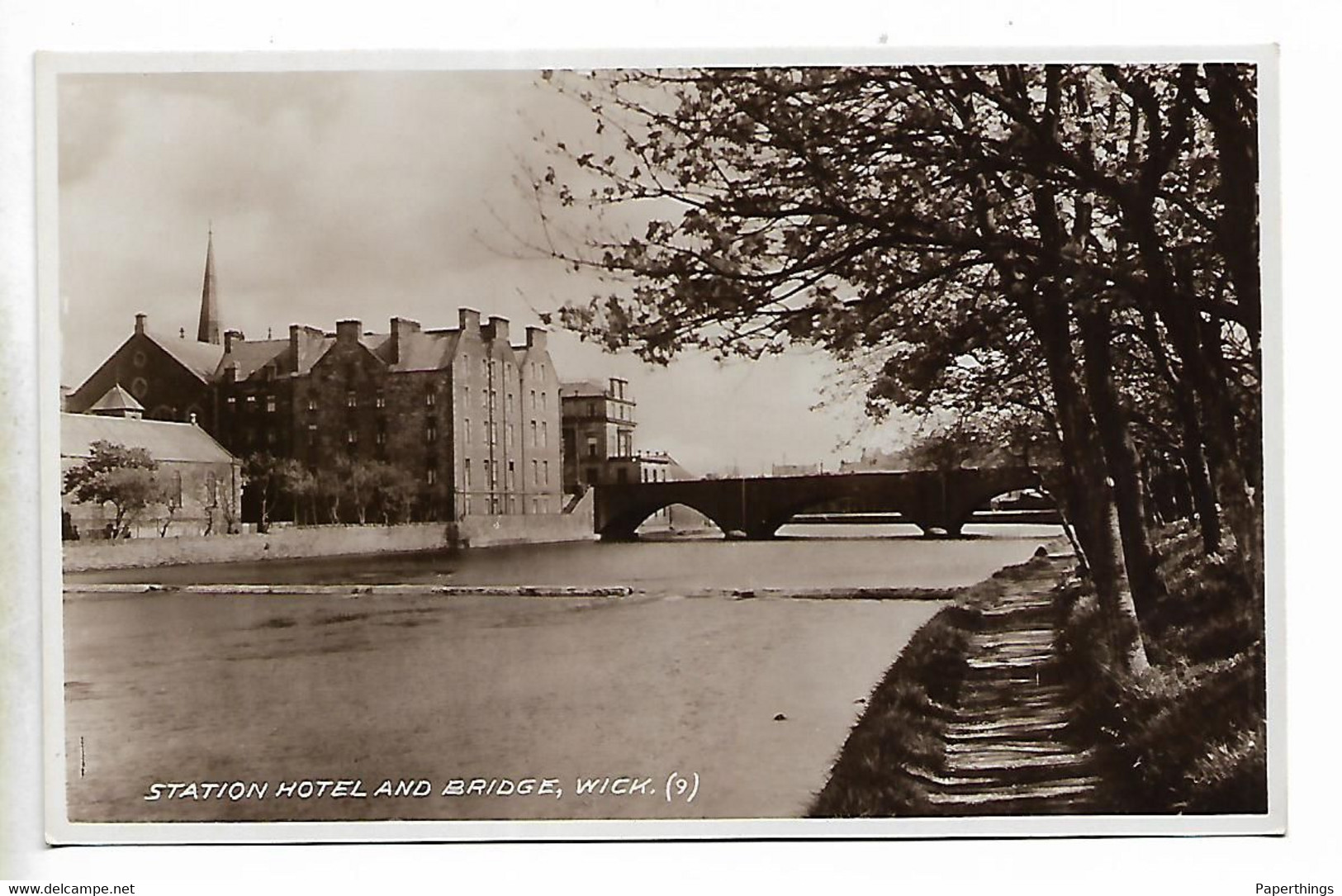 Real Photo Postcard, Scotland, WICK, Station Hotel And Bridge, Footpath, River, House. - Caithness