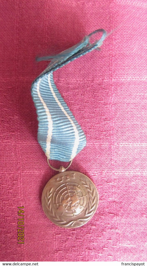 UN Blue Helmet Mini Medal - In The Service Of Peace - Autres & Non Classés