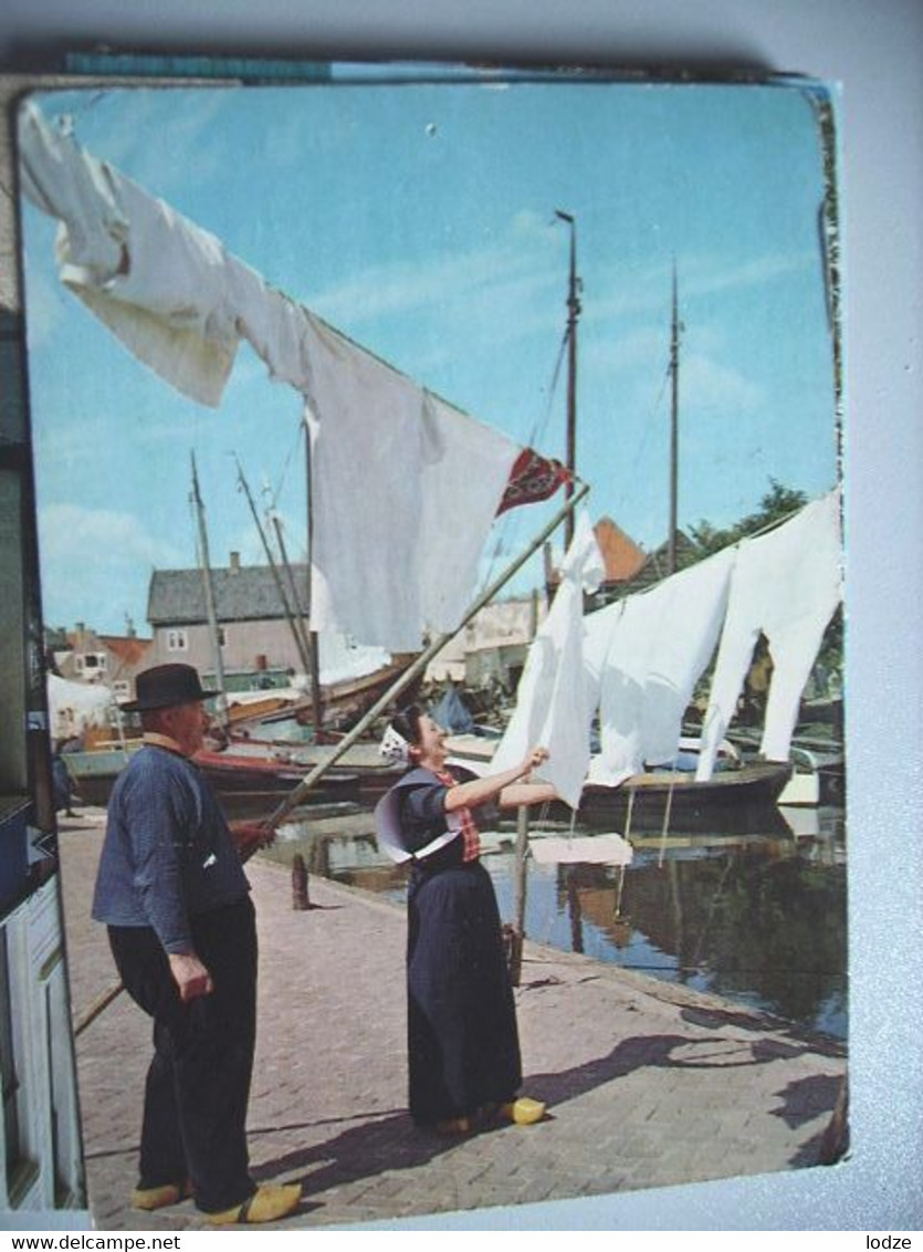 Nederland Holland Pays Bas Urk Man Vrouw Klederdracht En Witte Was - Urk