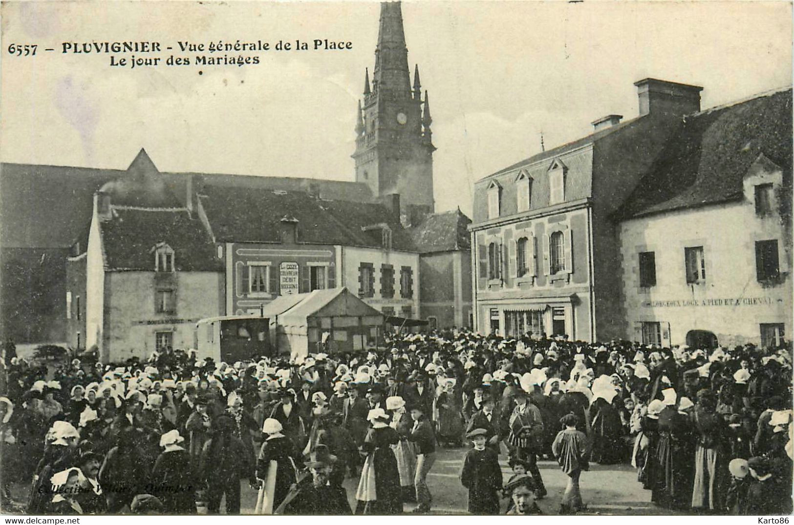 Pluvigner * Vue Générale De La Place * Le Jour Des Mariages * Fête Locale * Coiffe - Pluvigner