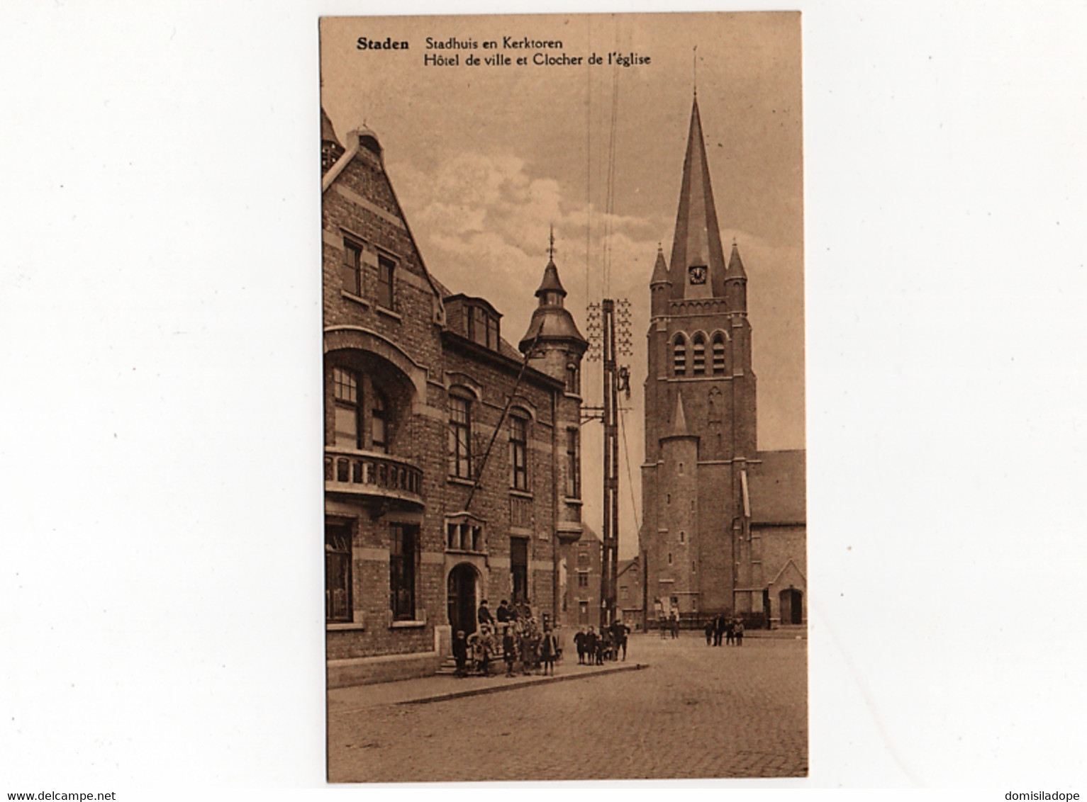 Staden ( W-VL.) Stadhuis En Kerktoren / Hotel De Ville Et Clocher De L'eglise - Staden