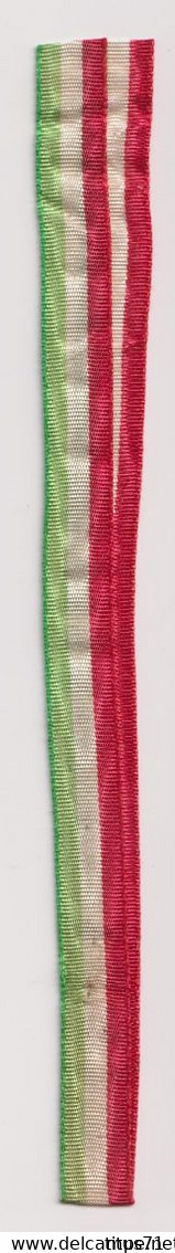 Ruban Drapeau Italie - 0,9 X 32 Cm - 1 Pli Marqué - Très Bon état - Banderas