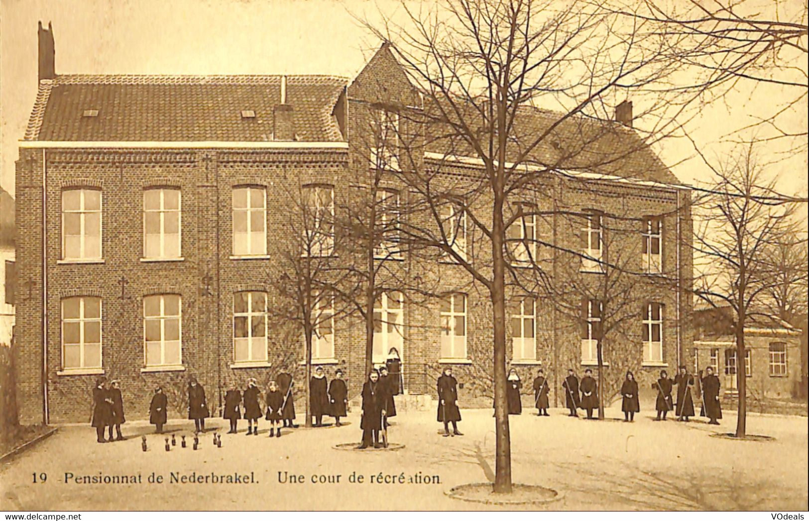 035 768 - CPA - Belgique - Nederbrakel - Pensionnat - Une Cour De Récréation - Brakel