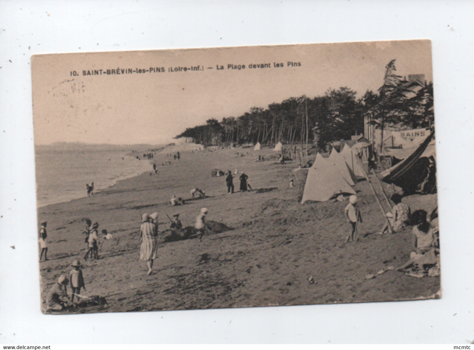 CPA Abîmée   -  Saint-Brevin-les-Pins -(Loire-Inf.) - La Plage Devant Les Pins - Saint-Brevin-les-Pins