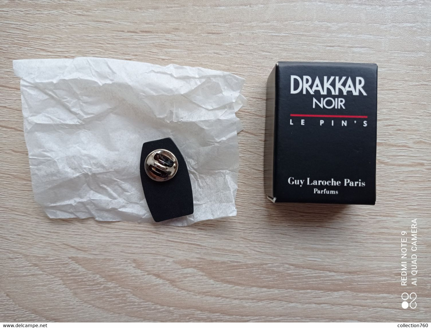 Pin's  Drakkar Noir - Guy Laroche - Parfums