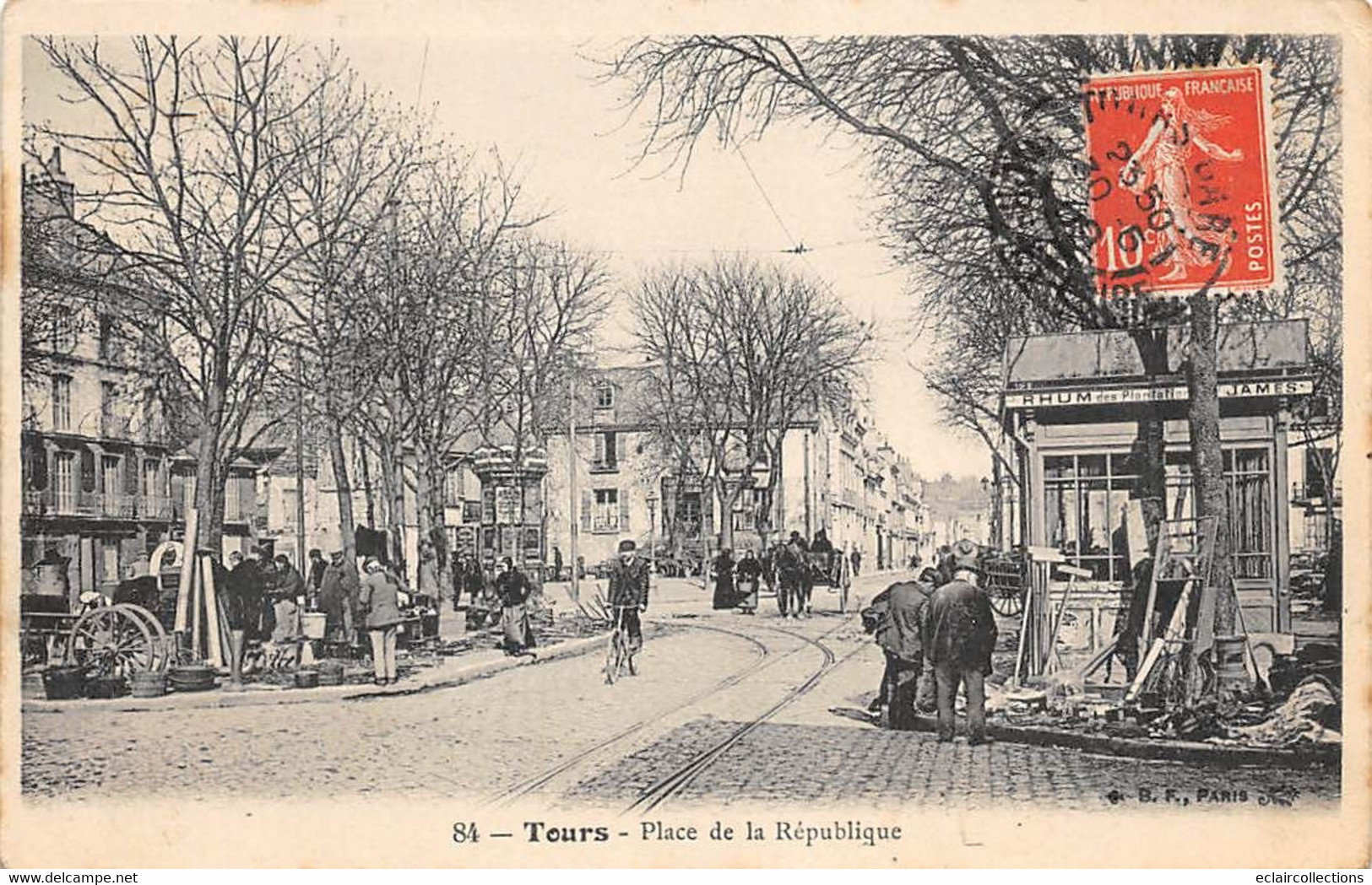 Tours     37      Foire  Ou Halles Ou Marchés:    Place De La République      N° 84       (voir Scan) - Tours