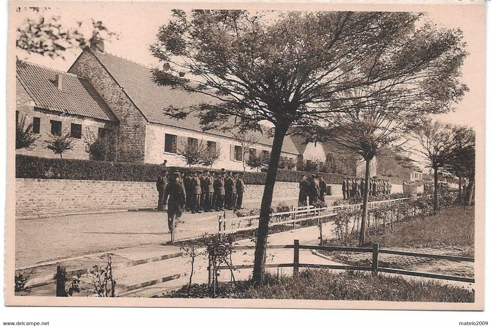 CHIEVRES (7950) Cour De La Caserne ( Rassemblement ) - Chièvres