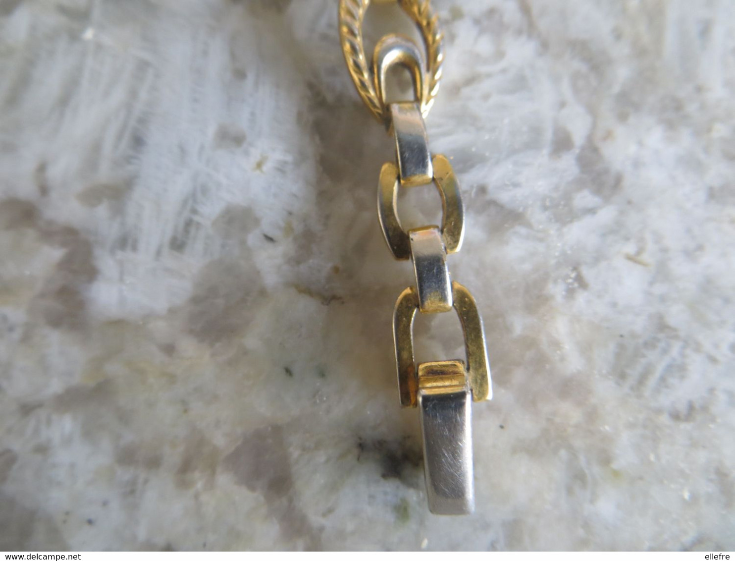 Montre Ancienne Femme Mécanique - Bracelet Chainette  Métal - Fonctionne - - Antike Uhren