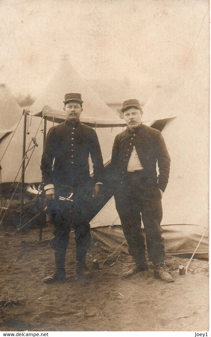 Carte Photo ,2 Militaires Dont Un Clairon Posent Devant Leur Tente - War, Military