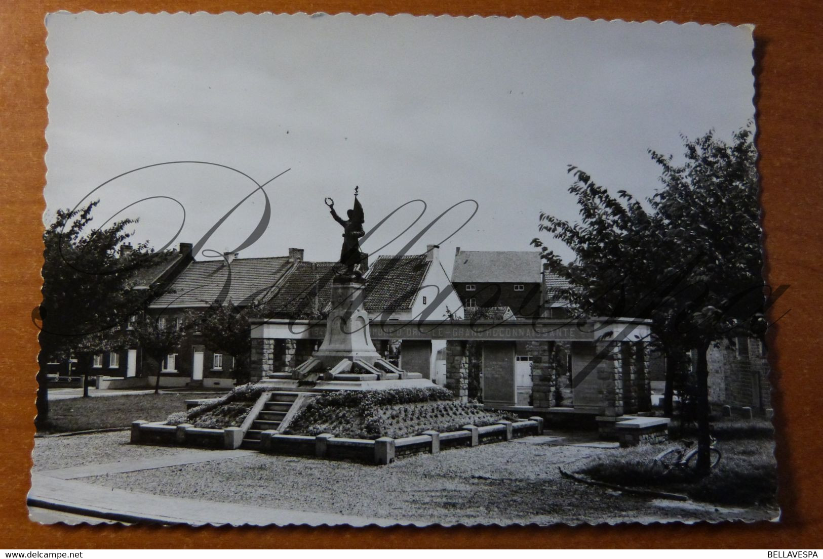 Orp Le Grand Monument Aux Morts 1940-45 - Tubize