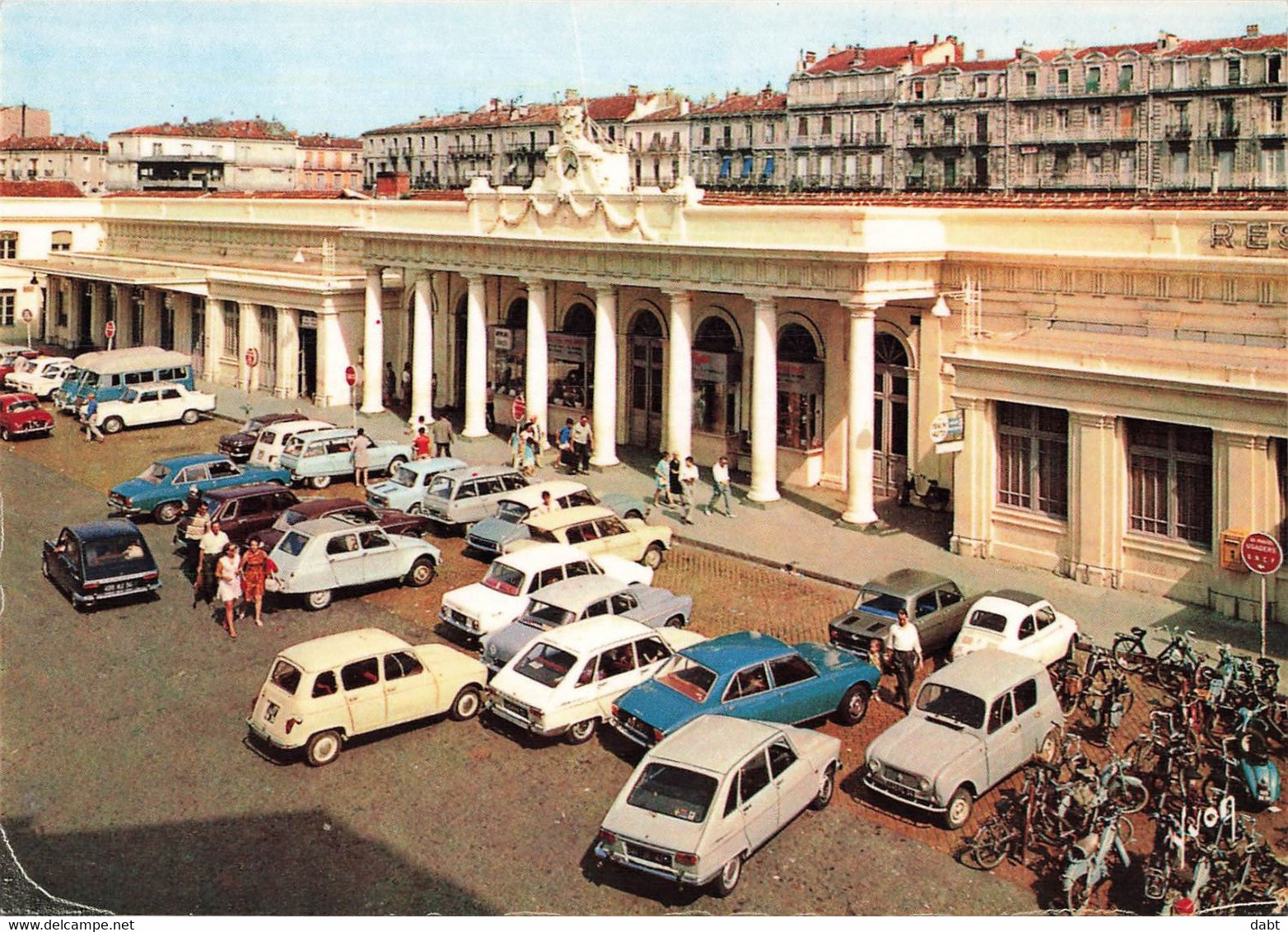 lot 920 cartes postales de France , toutes les cartes scannées sont dans le lot