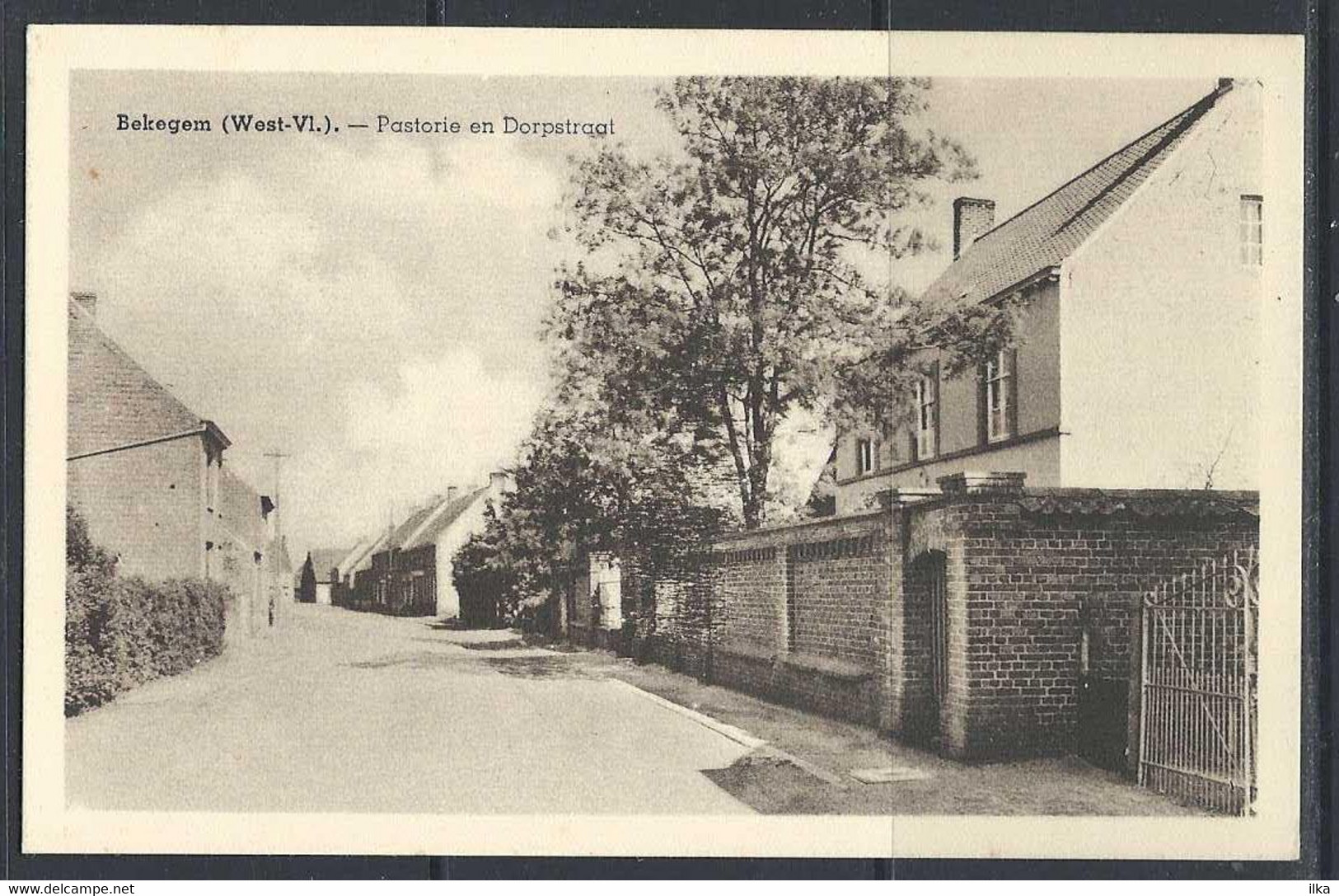 Bekegem - Pastorie En Dorpstraat - Presbytère Et La Rue Village - Rectory And Village Street - Pfarrhaus Und Dorfstraße. - Ichtegem