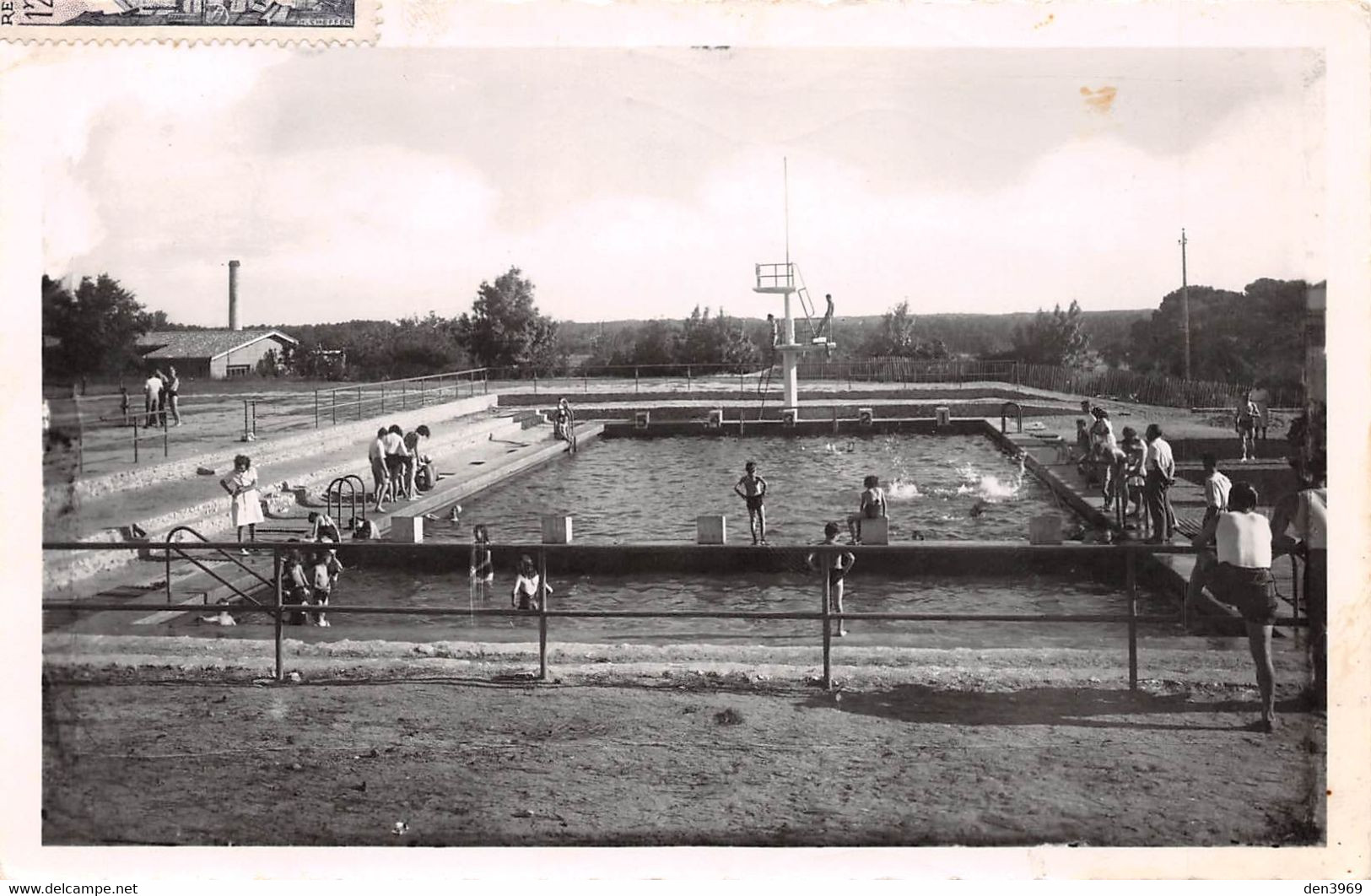 MONTENDRE - La Piscine - Montendre