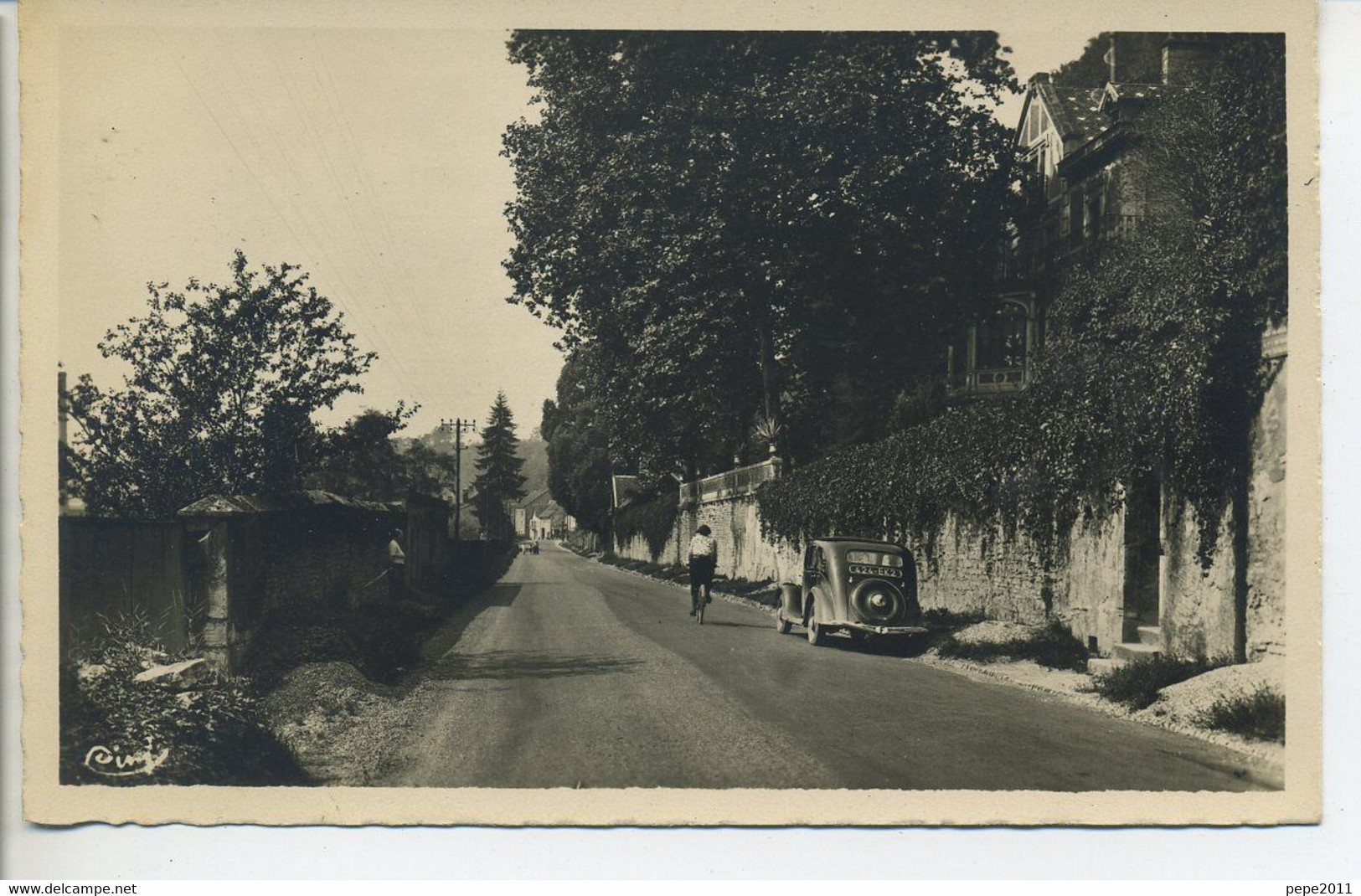 CPA  25 ISLE SUR LE DOUBS Château Meiner  Voiture Années 1940/50 - Isle Sur Le Doubs