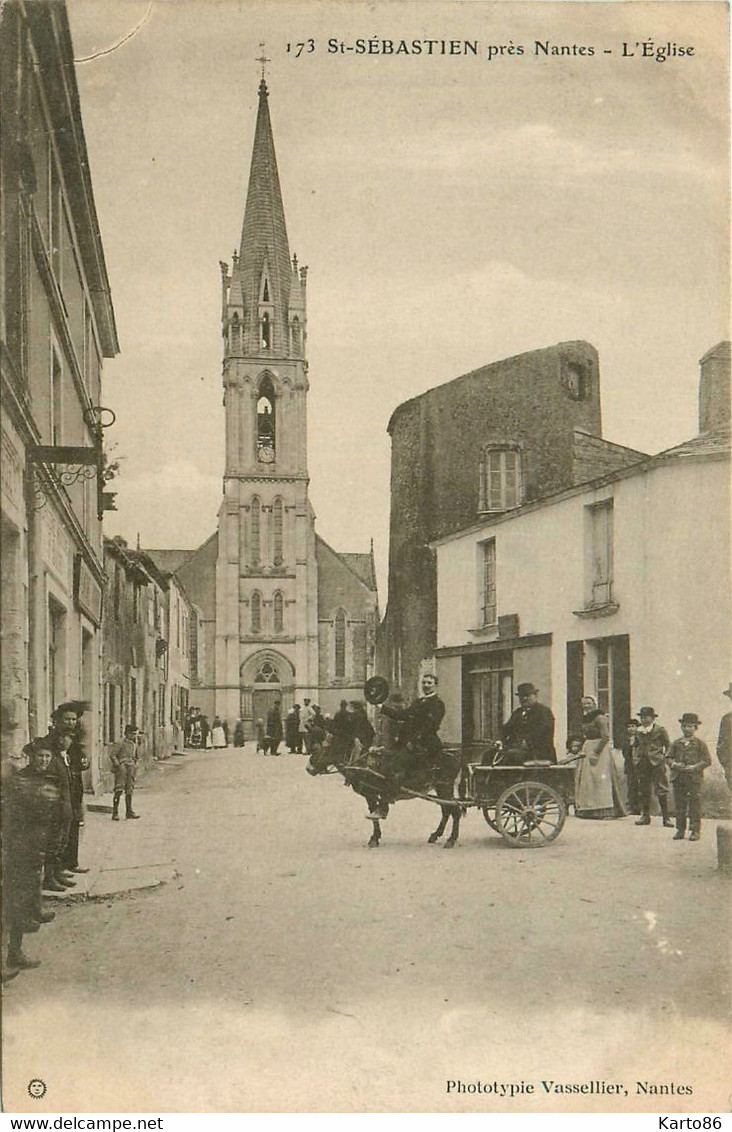 St Sébastien Sur Loire * Rue Et Vue Sur L'église * Attelage âne - Saint-Sébastien-sur-Loire