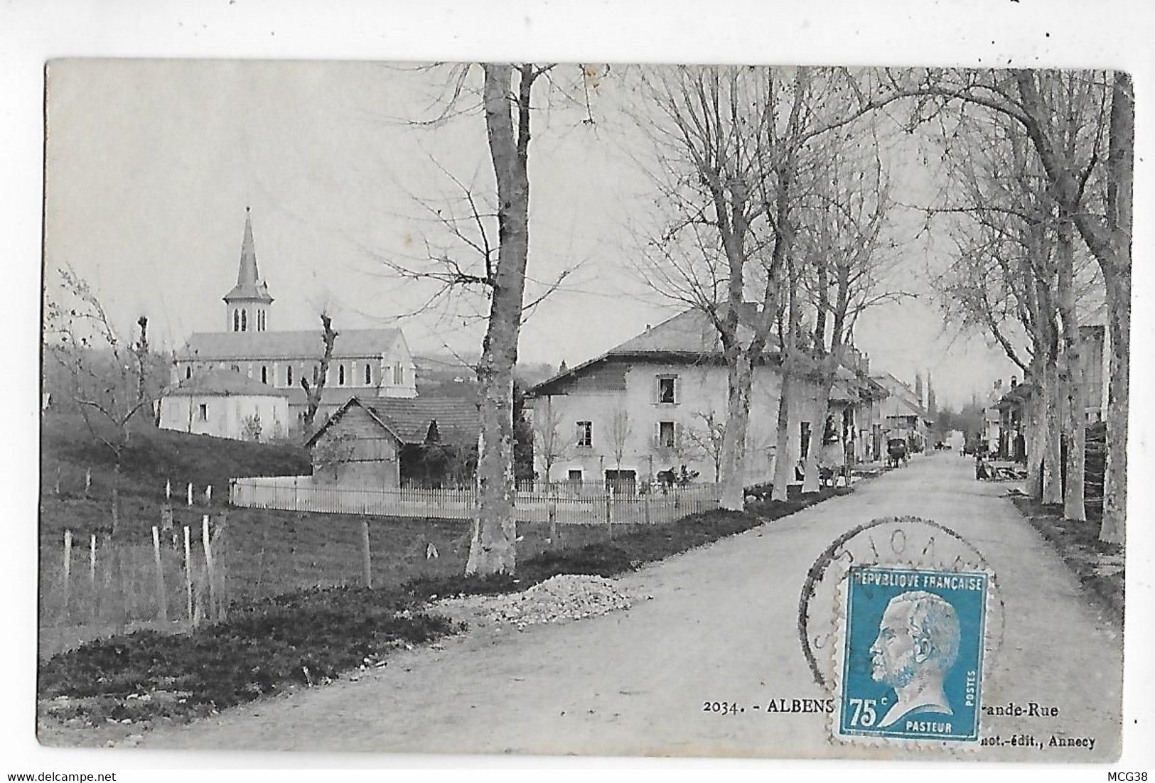 73  -  CPA  De  ALBENS  -  L '  Eglise  Et   La  Grande  Rue - Albens