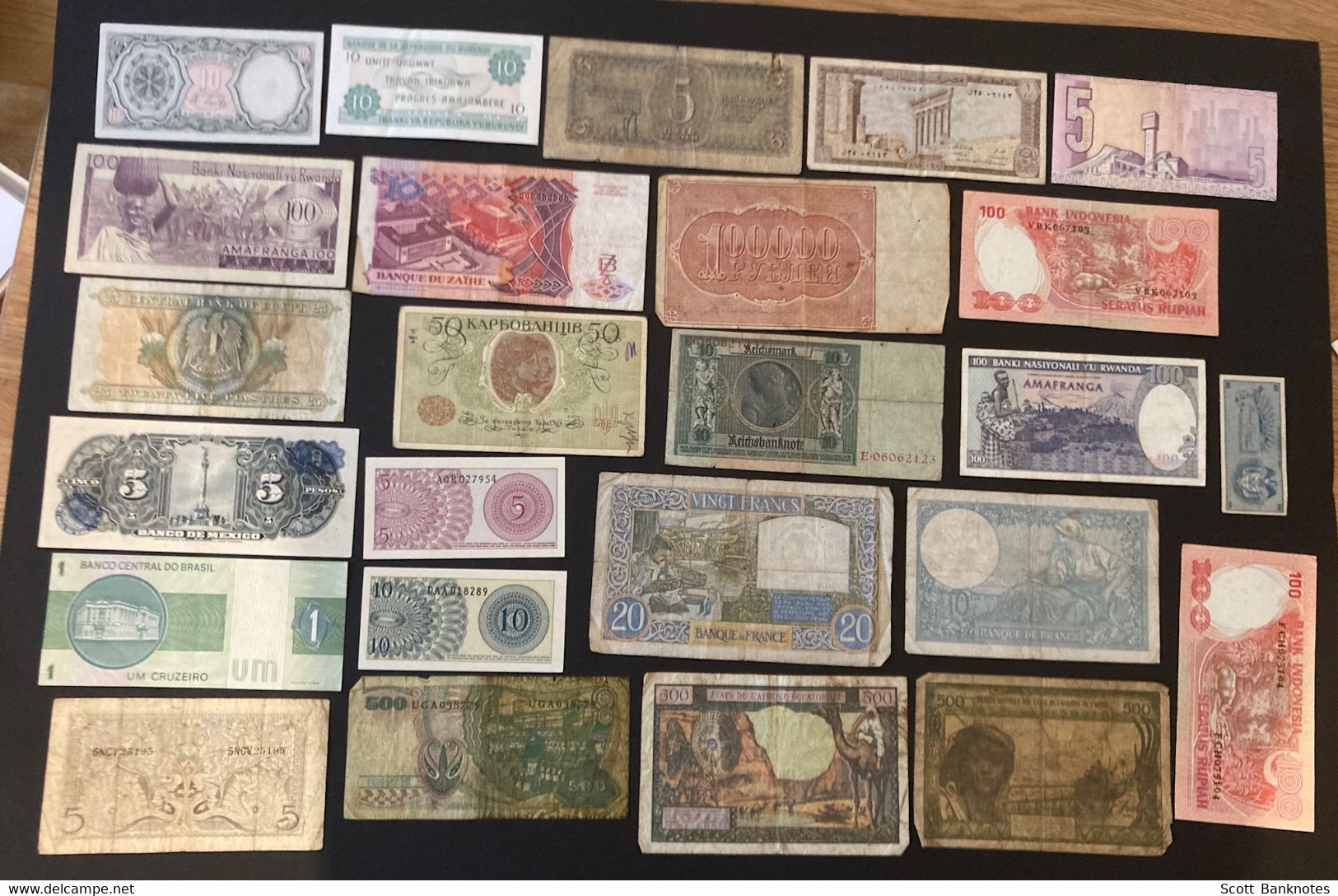 25 x Various World Banknotes inc. Rwanda, Egypt, Lebanon, Indonesia.