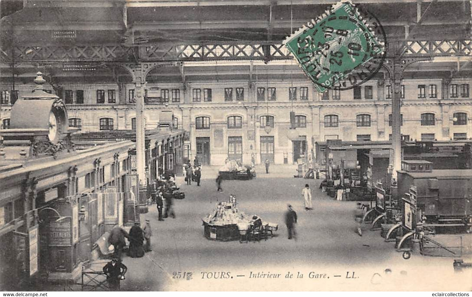 Tours     37  Gare Ou Chemin De Fer . Intérieur De La Gare  N° LL 251     (voir Scan) - Tours