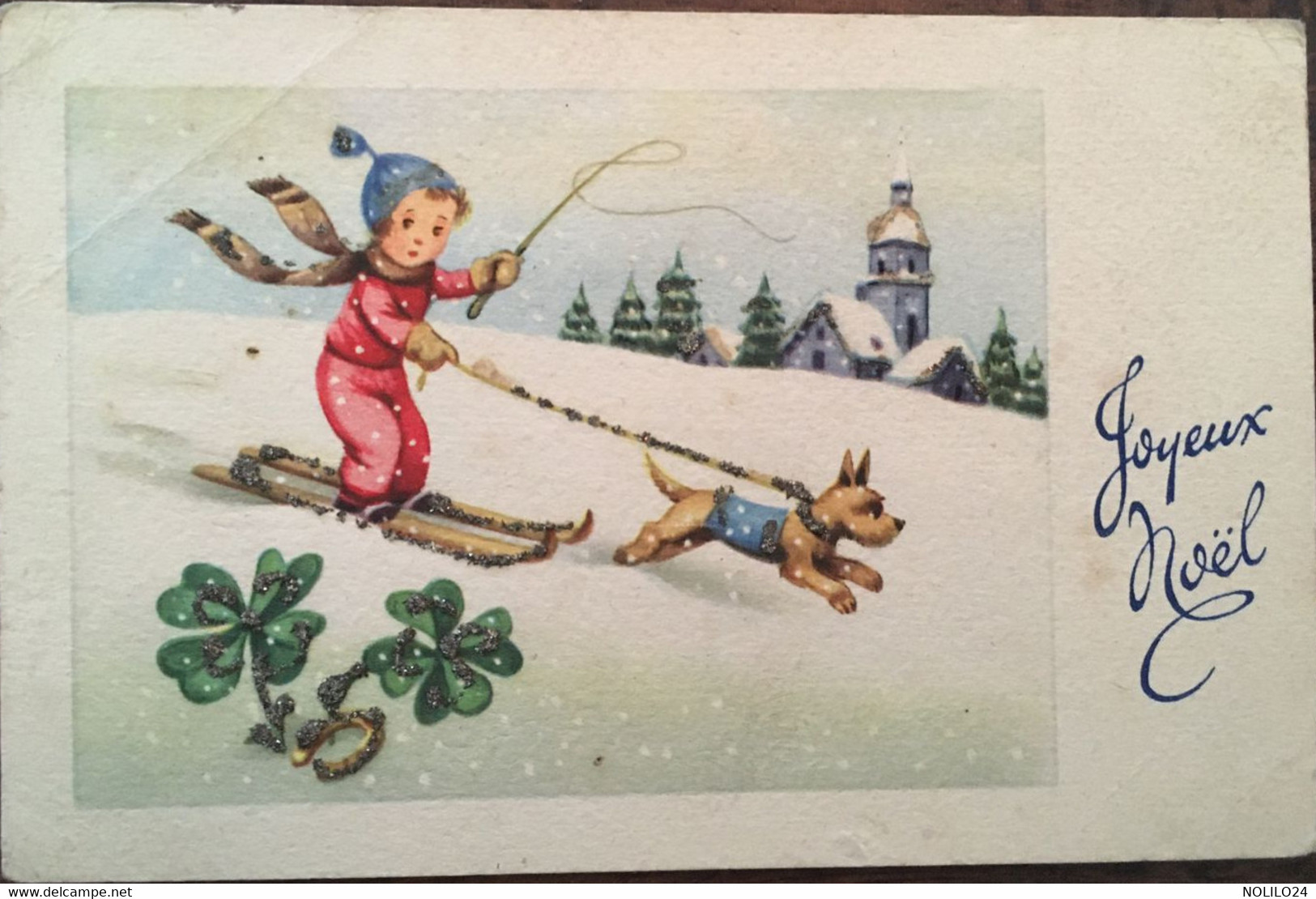 Cpa, édition JLP Charme 919, Joyeux Noël, Paillettes, Enfant Fillette Sur Skis Tirée Par Son Chien, Trèfles, Paysage - Sonstige & Ohne Zuordnung