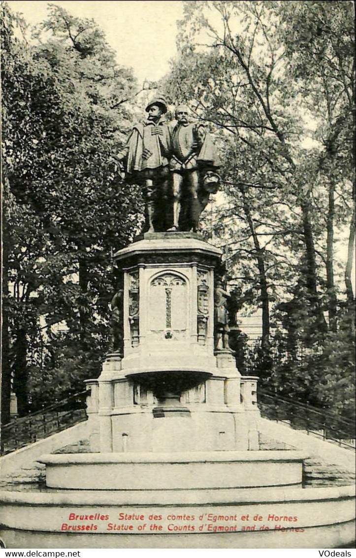 035 899 - CPA - Belgique - Bruxelles - Statue Des Comtes D'Egmont Et De Hornes - Monumenti, Edifici